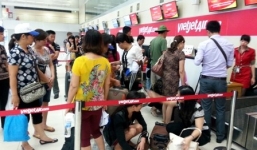 Hành khách đến muộn chuyến bay bị hủy vé, hành hung nhân viên hàng không