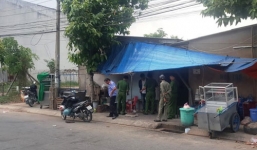 Đâm chết bạn thân rồi ung dung thay quần áo, đợi công an đến bắt