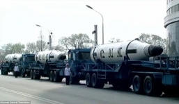 Lý do Triều Tiên phô trương hàng loạt vũ khí mới