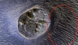 Video: NASA công bố miệng núi lửa kỳ lạ nghi thành phố ngầm trên sao Hỏa