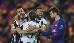 Barca lại sập bẫy 'bợm già' trong trận đấu vô lý đến cùng cực