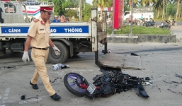 Đôi nam nữ bị xe tải kéo lê, tử vong tại chỗ