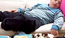 Tác hại nguy hiểm khi vừa ăn xong đi ngủ luôn