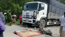 Đấu đầu với xe tải ở tốc độ cao, 2 nam thanh niên chết thảm