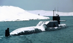 Tàu ngầm hạt nhân K-279 đâm vào núi băng: Ngày 13 đen đủi -Thêm thảm họa Titanic?