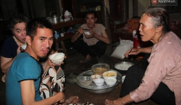 Rơi nước mắt chuyện người mẹ già muốn cho 6 con dại ăn một bữa thật no rồi uống thuốc độc cùng chết