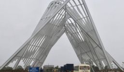 Quảng Ninh thông xe cổng chào gần 200 tỷ lớn nhất Việt Nam