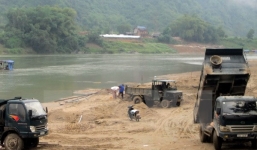 Báo động tình trạng cạn kiệt cát vì khai thác tràn lan