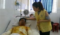 Xe phân khối lớn BMW đột ngột bốc cháy, tài xế nguy kịch