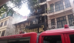 Cháy lớn quán karaoke 7 tầng trên phố Mai Hắc Đế