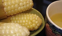 7 tác dụng thần kỳ của ngô luộc đối với sức khỏe