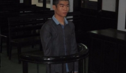 Đi tù vì cắn tay công an phường, ra tù lại làm đứt tai công an xã