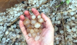 Thời tiết cuối tuần: Cảnh báo nguy cơ tố lốc, mưa đá ở Bắc Bộ