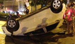 Lật xe kinh hoàng tại cầu Chương Dương như trong phim Fast 8