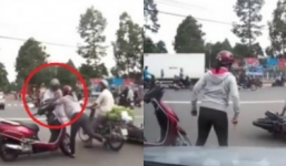 Người phụ nữ xô ngã cụ ông sau va chạm xe máy