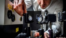 Video: Cận cảnh máy ảnh có khả năng ghi lại chuyển động của ánh sáng