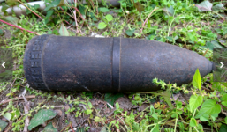 Dọn nhà, hoảng hốt phát hiện bom Thế chiến II trong tủ