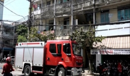 Mâu thuẫn với nhau, 2 nam sinh mua xăng về đốt phòng trọ