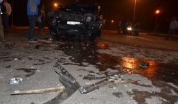 Xe cấp cứu tông móp đầu Fortuner vượt đèn đỏ lúc rạng sáng