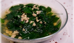 Những tác dụng phụ không ngờ của rau ngót