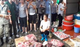 Chị bán thịt lợn bị hắt dầu luyn được xin lỗi và cam kết đền bù