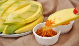 5 lưu ý tuyệt đối tránh khi ăn xoài nếu không muốn rước họa vào thân