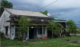 Vụ chồng sát hại vợ, ôm súng cố thủ: Bi kịch tận cùng của gia đình