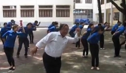 Chân dung thầy giáo U60 nhảy điệu 'Đàn gà con' gây sốt MXH