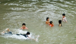 3 học sinh đuối nước thương tâm khi bắt nòng nọc dưới ao