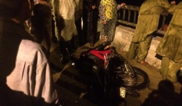 Nam thanh niên bỏ lại xe máy gieo mình xuống sông