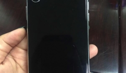 iPhone 8 bỗng dưng lộ ảnh mọi góc cạnh trên tay người dùng
