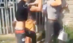 Triệu tập nhóm thanh niên dùng tuýp sắt đánh hội đồng một thiếu nữ ở Hà Nội