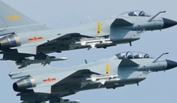 Chiến đấu cơ Trung Quốc bị tố áp sát máy bay Mỹ