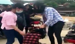 Xôn xao video nữ sinh Nghệ An đánh nhau vì mâu thuẫn tình cảm
