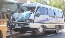 Xe khách tông đuôi xe tải, một người tử vong