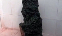 Viên đá đen xấu xí được định giá không tưởng gần 7.000 tỷ đồng