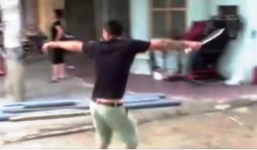 Lên cơn hoang tưởng, cầm dao truy sát cả nhà thương vong