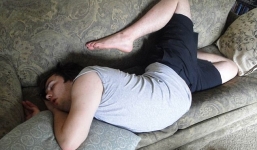 Những khoảnh khắc ngủ gật hài hước khiến bạn phải ôm bụng cười