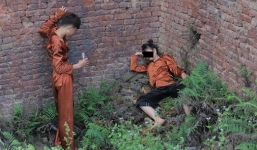 Ảnh kỷ yếu “Chí Phèo - Thị Nở' độc đáo gây sốt cư dân mạng