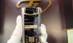 Chiếc vertu giá gần 400 triệu đồng gặp gặp 'sự cố' là do hiểu lầm