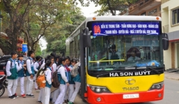 Hà Nội: Xe bus dành riêng cho học sinh nhằm giảm tắc đường?