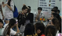 Hồ Ngọc Hà gây náo loạn khi xuống phố Đà Nẵng