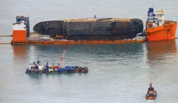 Hàn Quốc khôi phục được dữ liệu điện thoại nạn nhân chìm phà Sewol