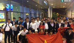 Thầy trò U20 Việt Nam về nước trong sự lạnh nhạt của người hâm mộ