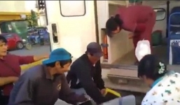 Sản phụ liên tiếp bị nhân viên y tế đánh rơi xuống nền bê tông khi đang cấp cứu