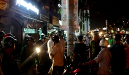 Thanh niên cầm hung khí chém tài xế Grabbike trọng thương