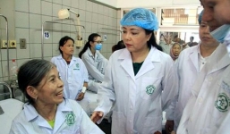 Bộ trưởng Y tế chủ trì họp báo tại BV Bạch Mai vụ 7 người tử vong khi chạy thận