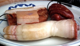 Cận cảnh những 'miếng thịt lợn' tiền tỷ nhưng lại không thể ăn