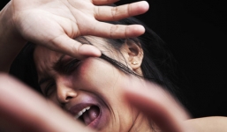 Hai học sinh trung học hiếp dâm bé gái rồi đăng ảnh khoe chiến tích lên mạng