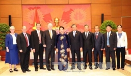 Chủ tịch Quốc hội tiếp Đoàn Ủy ban Quân vụ Thượng viện Hoa Kỳ